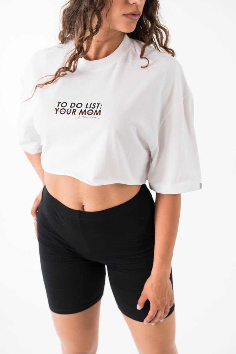 Φωτογραφία από To do list-your mom crop top